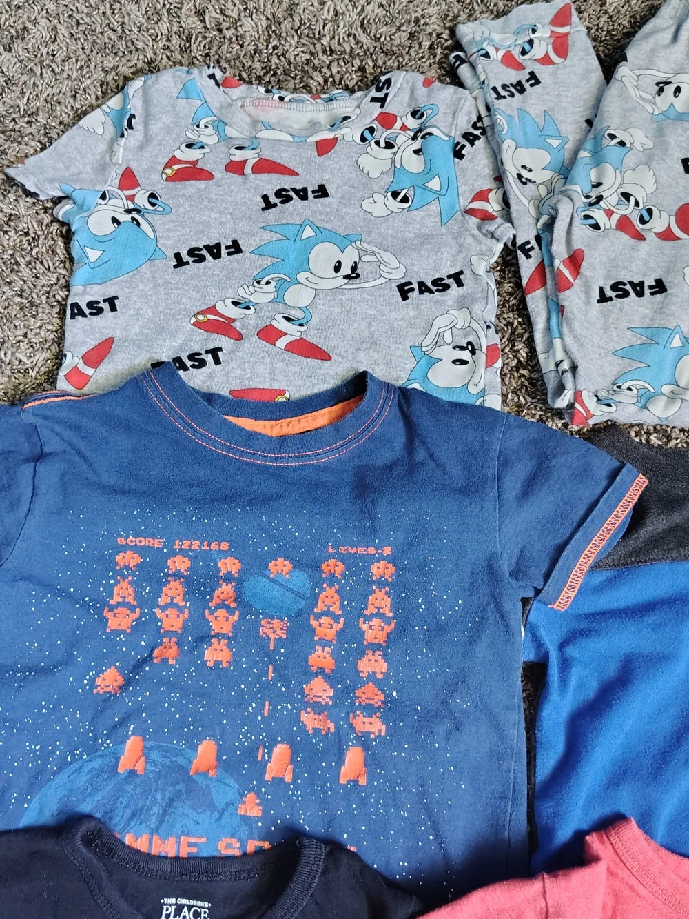 Kids Boys Size 4T Clothes Lot 12pc (Sonic - Marvel -Dinosaurs)